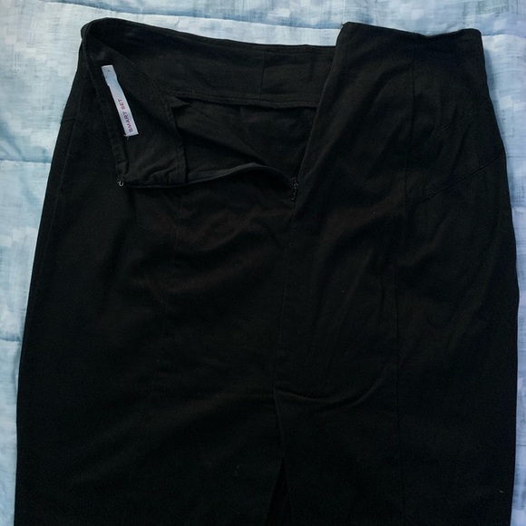 Black pencil skirt - Picture 1 of 2